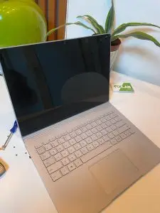 Microsoft Surface reparatie in Amsterdam 1 1832 microsoft screen reparatie by FixLab Amsterdam